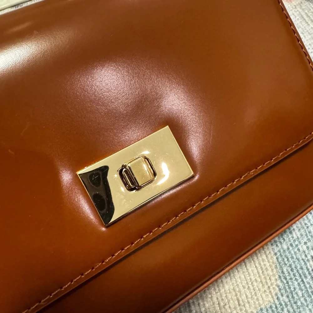J Crew Edie Camel Brown Italian Leather Crossbody Bag - Picture 2 of 7